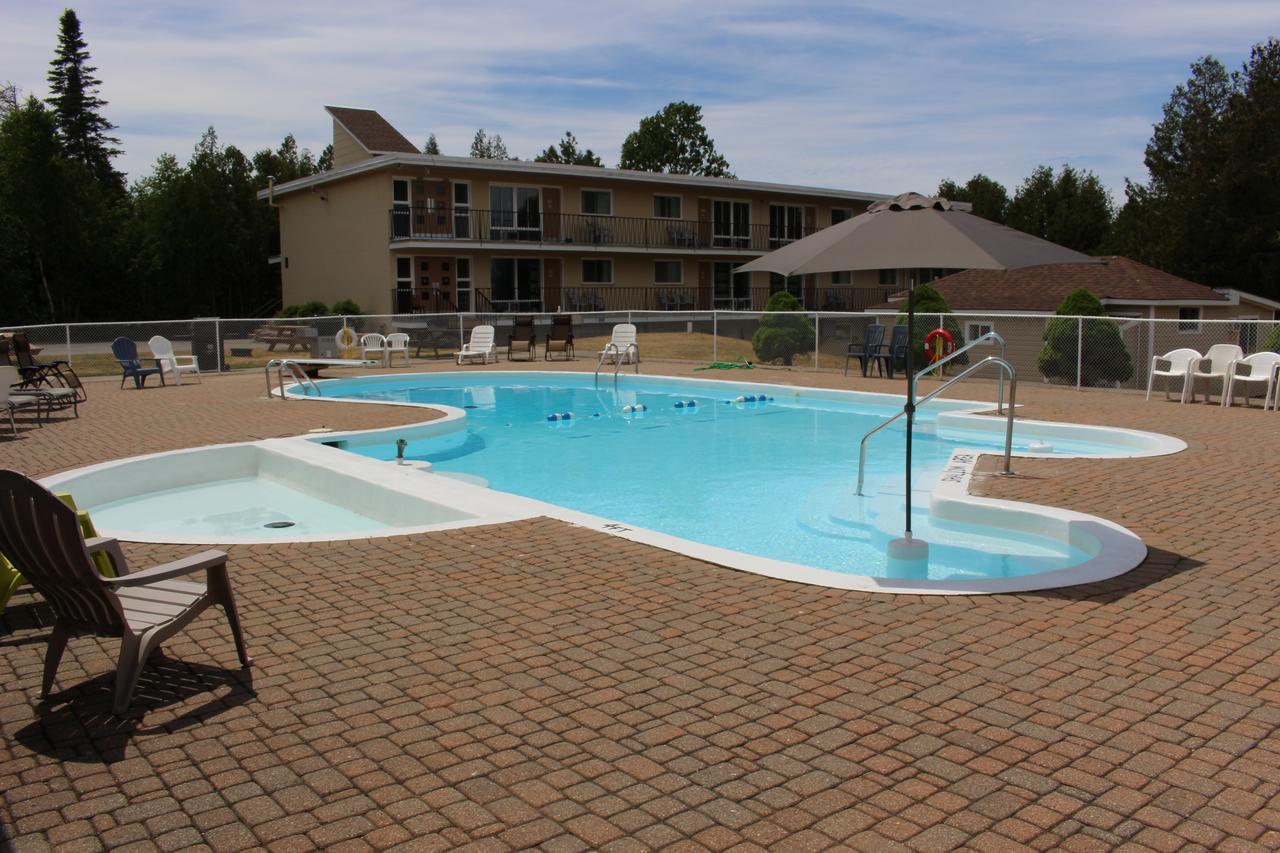 Sauble Beach Lodge מראה חיצוני תמונה